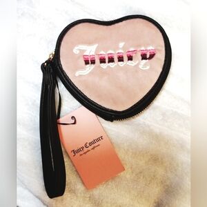 JUICY COUTURE RETRO VIBE HEART ZIP AROUND WRISTLET NWT
